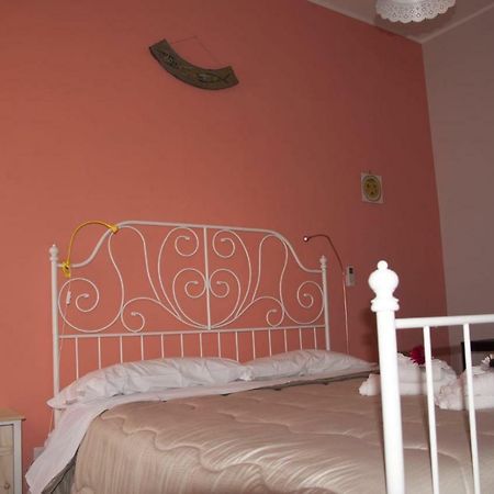Velia B&B กาเอตา ภายนอก รูปภาพ